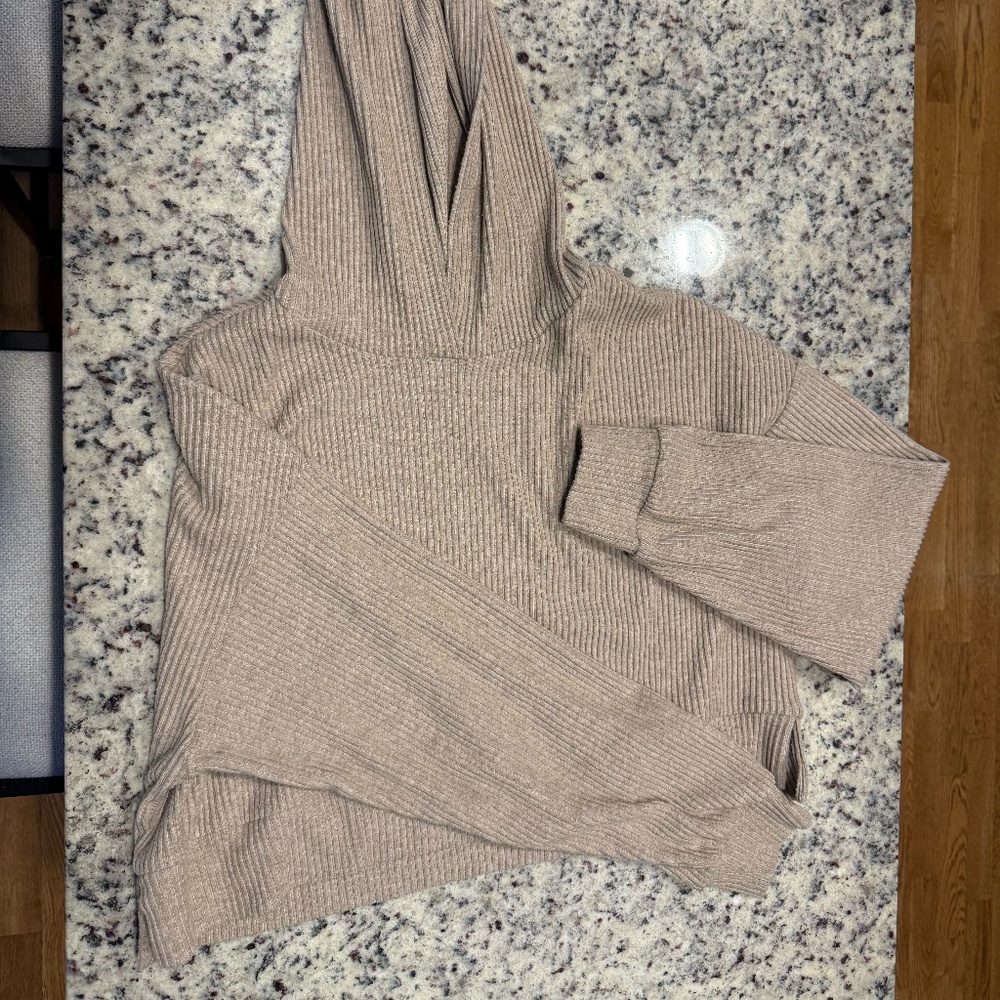 Alo Yoga Muse Sweatshirt – Ribbed Lounge Pullover – Size M